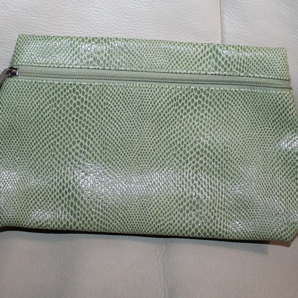 Green Alligator Look Make Up Cosmetic Bag - Picture 1 of 1